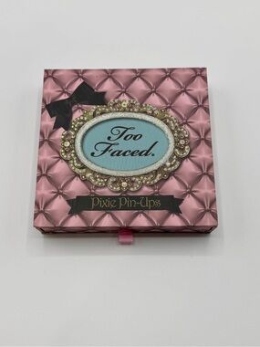 Too Faced Pixie Pin-Ups Compact Palette